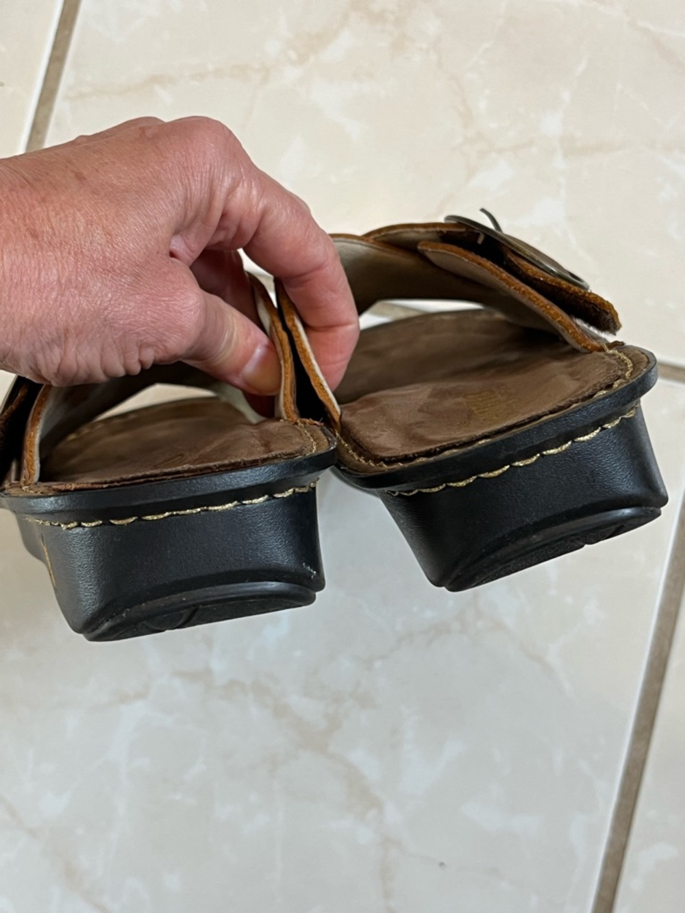 Alegria Women’s Brown Leather Slide Sandals - Picture 3 of 5